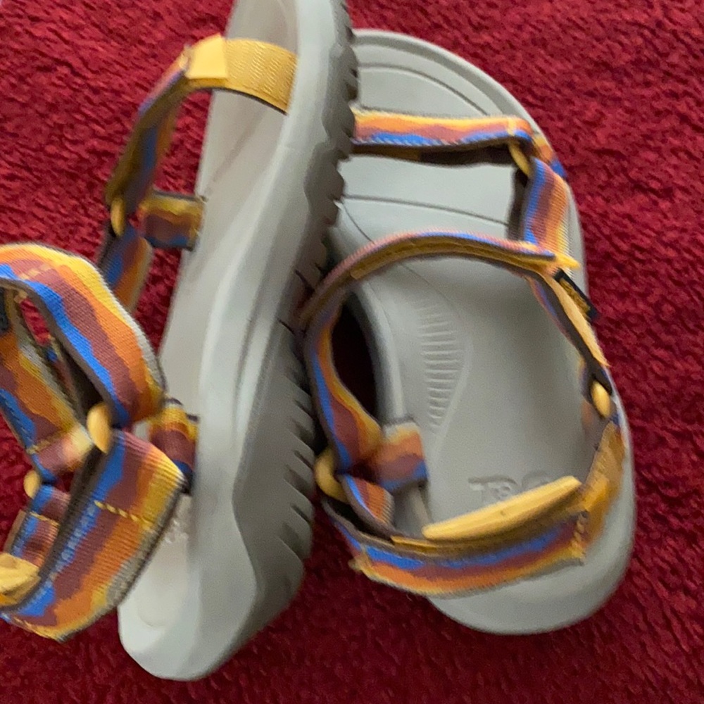 TEVA SIZE 6 sandals.